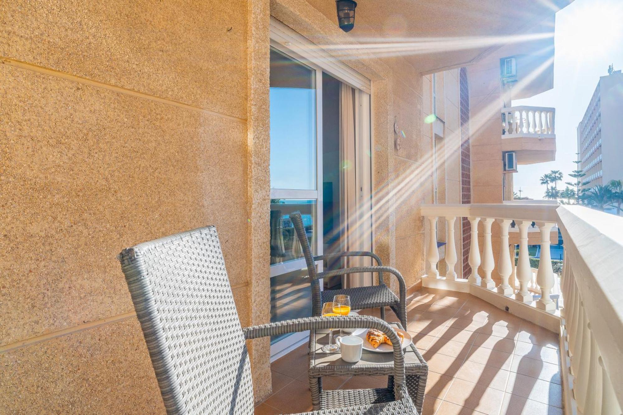 Casa Playa Guadalmar, Beautiful Apartment In Front Of The Sea, Wifi, Ac, Smart Tv, Private Parking Malaga Ngoại thất bức ảnh