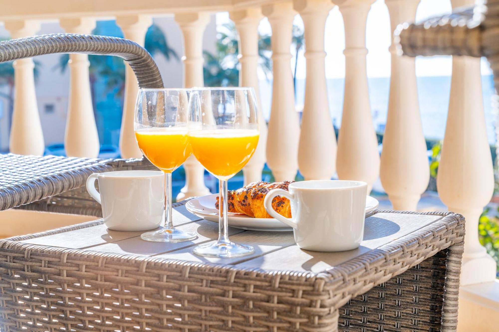 Casa Playa Guadalmar, Beautiful Apartment In Front Of The Sea, Wifi, Ac, Smart Tv, Private Parking Malaga Ngoại thất bức ảnh