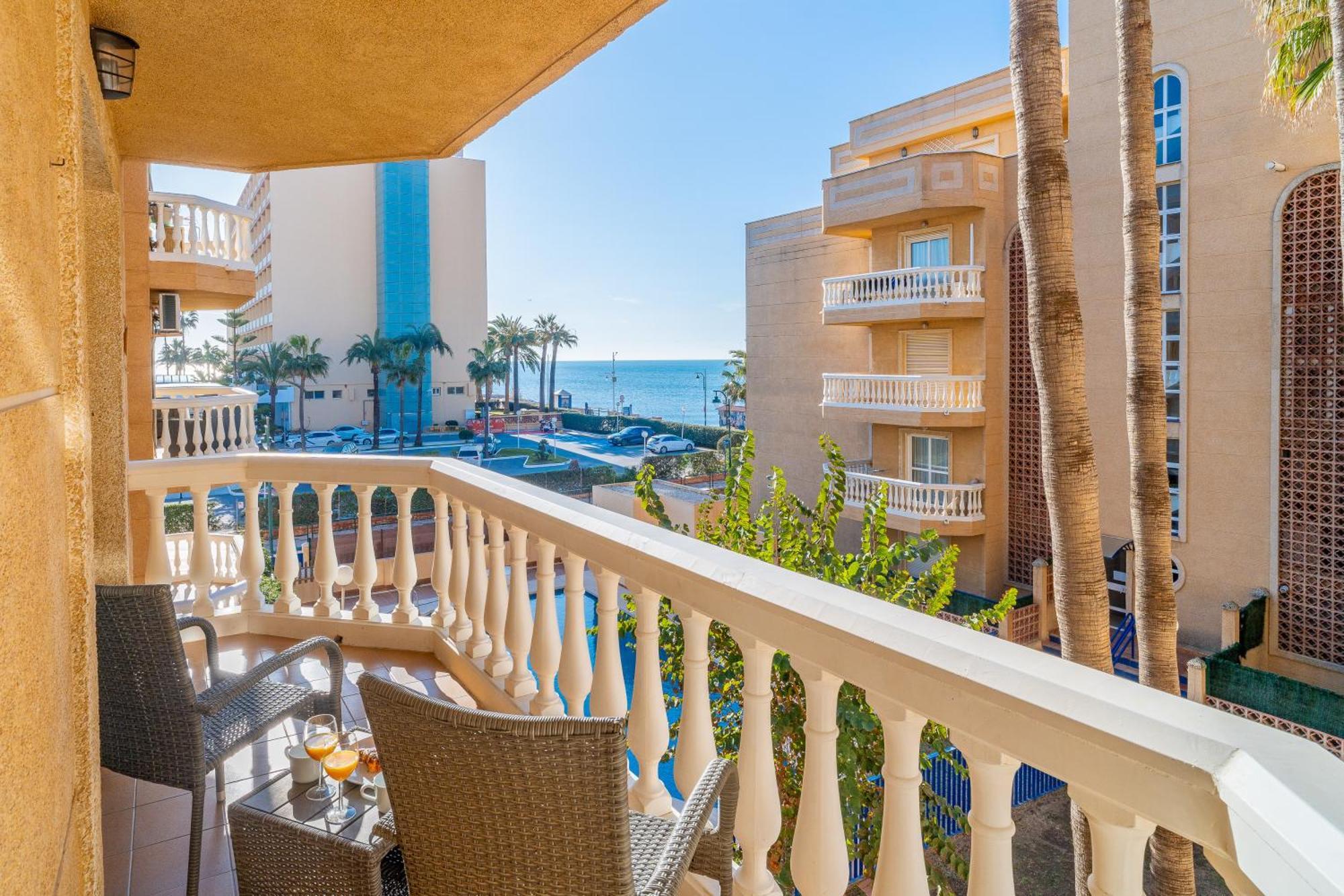 Casa Playa Guadalmar, Beautiful Apartment In Front Of The Sea, Wifi, Ac, Smart Tv, Private Parking Malaga Ngoại thất bức ảnh