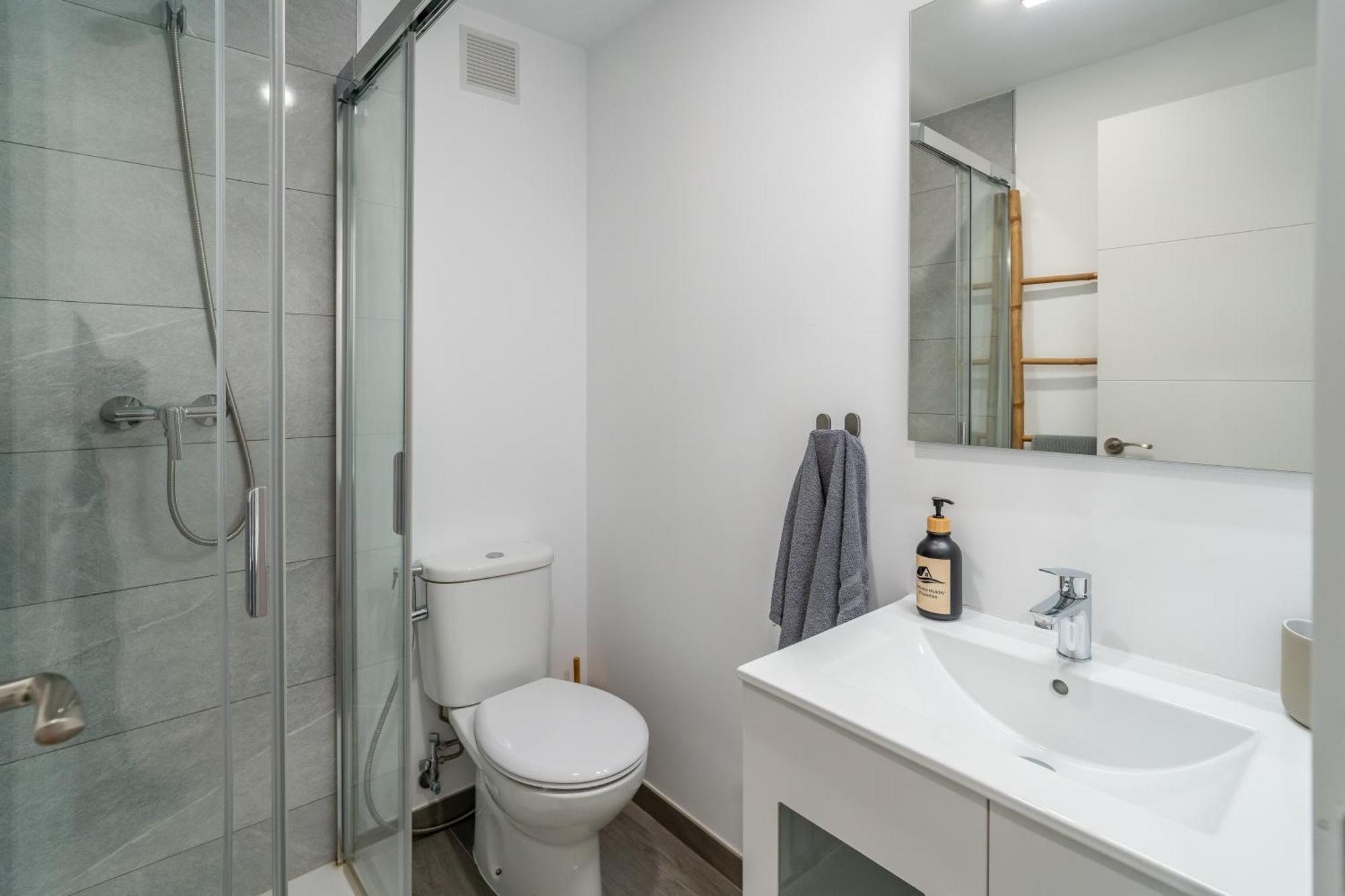 Casa Playa Guadalmar, Beautiful Apartment In Front Of The Sea, Wifi, Ac, Smart Tv, Private Parking Malaga Ngoại thất bức ảnh